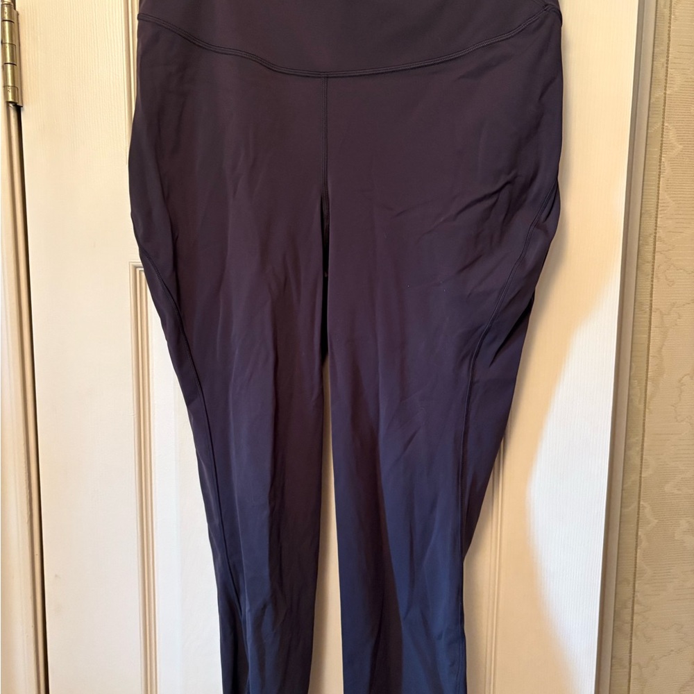 Lululemon black Base Pace High Rise Crop 23” Brushed Nulux EUC